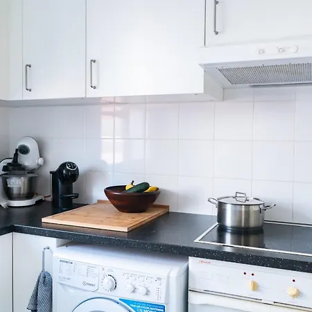 Spacious T4 Near Town Center 아파트 불로니으 빌렁꾸흐